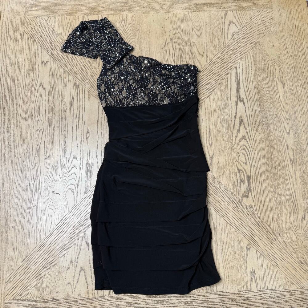 City Triangles One Shoulder Sheath Dress Sequins Small